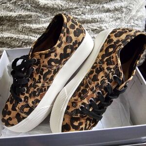 BRAND NEW Steve Madden Emma
Leopard shoes Size 8.5